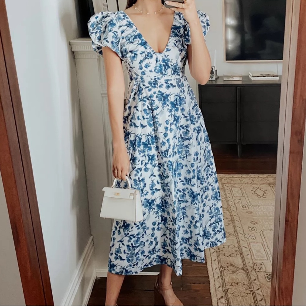 Abercrombie Floral Blue and White puff sleeve Dress